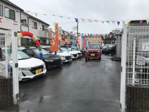 大雨の中も、元気に営業中です！！