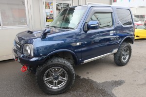 ジムニー　ランドベンチャー　４WD　最終型　リフトアップフルカスタム車　５速ミッション車　ストラーダメモリーナビ＆フルセグＴＶ　カスタムオプション多数装備
