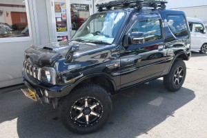 ジムニー　ランドベンチャー　４WD　リフトアップカスタム車　イクリプスＳＤナビ＆フルセグＴＶ＆Ｂカメラ付き　ボンネットプロテクター　ＨＢ１ｓｔマフラー