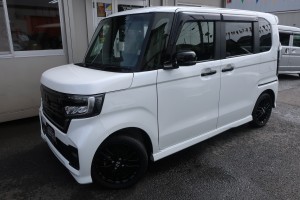 Ｎ－ＢＯＸカスタム　Ｌ・ターボ　スタイル＋ブラック　特別仕様車　安心安全の衝突軽減ホンダセンシング搭載　ギャザーズインターナビ＆フルセグＴＶ＆Ｂカメラ