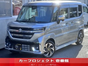 スペーシアカスタム　ハイブリッドＸＳターボ　４ＷＤ　現行型　純正全方位モニター付９型メモリーナビ　ナビ連動前後ドラレコ　ＥＴＣ　フルセグＴＶ　ＢＴ接続　カープレイ　後席オットマン　両側自動ドア　シートヒーター　マット　サイドバイザー　スズキセーフティ　走行５２００Ｋｍ