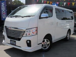 ＶＮ３５０キャラバン　ロングライダープレミアムＧＸターボ　エマージェンシーブレーキ　アラウンドビューカメラ　カロッツェリアナビ　フルセグＴＶ　木目パネル　２列目テーブル　革調シートカバー　社外ステアリング　ＬＥＤライト　両側＆リアゲートイージードア　走行１０８００ｋｍ