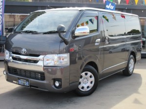 ハイエースバン　ロングスーパーＧＬ　ガソリン車　ストラーダナビ　フルセグＴＶ　バックカメラ　ＥＴＣ　５ドア　両側＆リアゲートイージードア　スモークフイルム　メッキミラー　メッキグリル　ワンオーナー　走行１５９００ｋｍ
