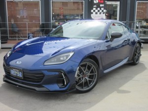 ＢＲＺ　Ｓ　純正ＢＢＳ製ＳＴi１８アルミ　ＳＴＩフルエアロ＆カーボンリアウイング　純正ナビ　フルセグＴＶ　Ｂカメラ　ハーフレザーシート　シートヒーター　スマートキー　リアソナー　ＬＥＤデイライナー　アイサイト　走行１１７００ｋｍ