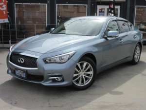 スカイライン　２００ＧＴーｔタイプＰ　黒本革シート　シートヒーター　メーカーナビ　フルセグＴＶ　アラウンドビューカメラ　エマージェンシーブレーキ　走行支援　運転支援システム　ＬＥＤライト　純正アルミ　前後コーナーソナー　メモリーシート　走行２０４００ｋｍ