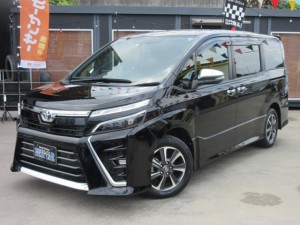 ヴォクシー　ＺＳ煌Ⅲ　後期型　８人乗　アルパイン１１型ナビ＆フリップダウンモニター　フルセグＴＶ　Ｂカメラ　専用半革シート　両側自動ドア　リアゲートイージードア　前後ソナー　ＬＥＤライト　ＬＥＤフォグ　純正１６アルミ　走行２８５００ｋｍ