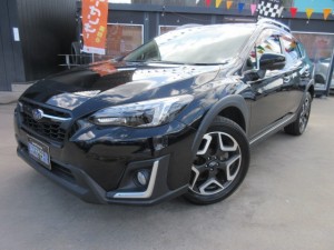 ＸＶ　２．０ｉーＳアイサイト　ブラックレザーセレクション　４ＷＤ　純正８型ナビ　フルセグＴＶ　Ｂカメラ　黒本革シート　シートヒーター　ＬＥＤライト　純正１８アルミ　ルーフレール　ＬＥＤデイライナー　スマートキー　走行４４９００ｋｍ