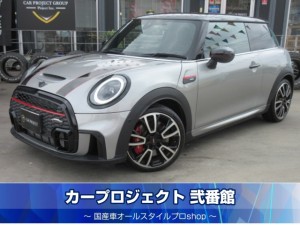 ＭＩＮＩ　ジョンクーパーワークス　プレミアムプラスパッケージ　ＪＣＷトリム　純正ナビ　バックカメラ　専用ハーフレザーシート　シートヒーター　インテリジェントセーフティ　衝突警告　ワイヤレス充電　レッドＢＩＧキャリパー　ボンネットストライプデカール　走行５３００ｋｍ