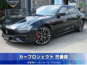マセラティ　ギブリ　トロフェオ　純正１０.１型ナビ　フルセグ　全周囲カメラ　ＥＴＣ２．０　前後ドラレコ　本革シート　シートヒーター　エアシート　ステアリングヒーター　前面衝突警告　歩行者緊急ブレーキ　ＢＳＭ　純正２１インチアルミ　レッドキャリパー　走行２５００ｋｍ